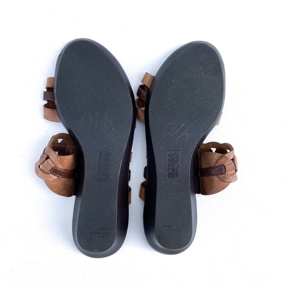 Munro Brown Leather Wedge Sandals w/ Circle Design - Picture 5 of 7